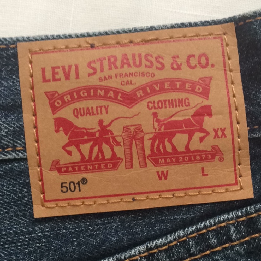 LEVI’S 501 jean shorts denim frayed Sz 25 Waist EUC - Picture 4 of 5